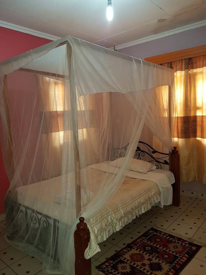 Melvic Inn Кисуму Екстериор снимка