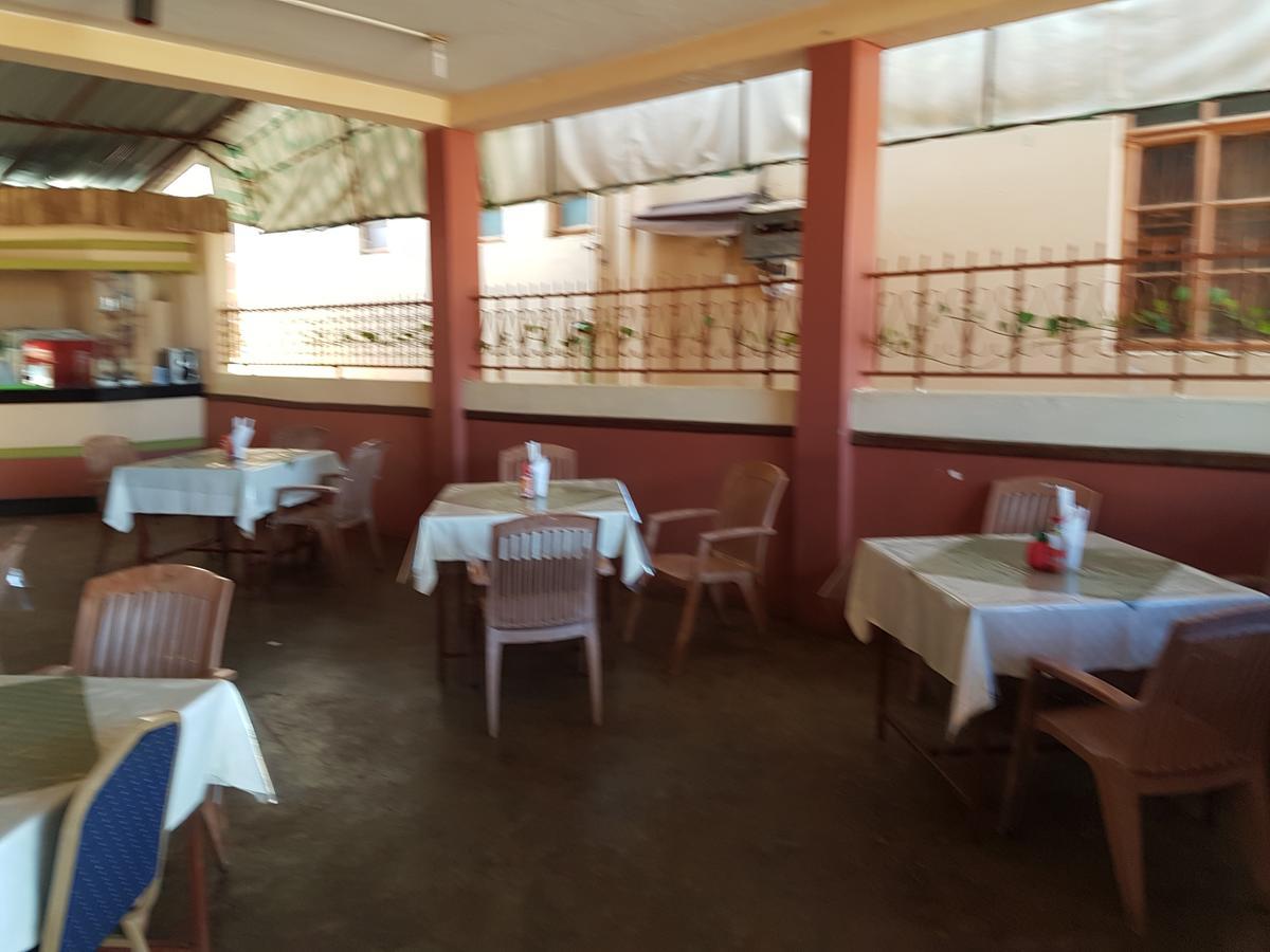 Melvic Inn Кисуму Екстериор снимка